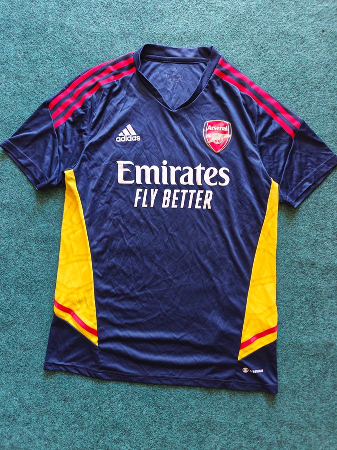Adidas  -  Arsenal FC 2022/23 Jersey