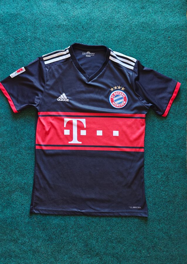 Adidas  -  FC Bayern Munich 2017-18 Away Jersey