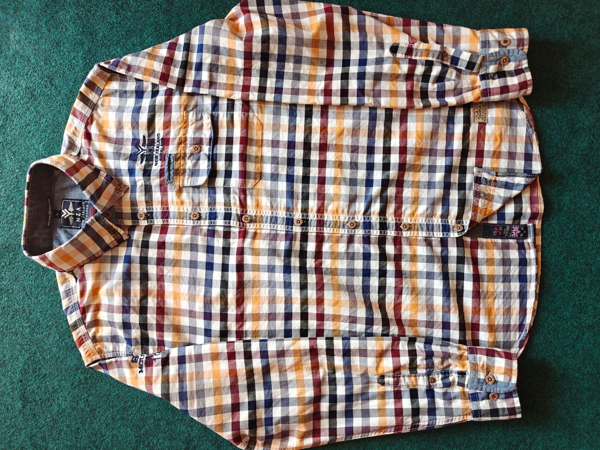 NZA New Zealand Auckland  -  Plaid Button-Down Shirt