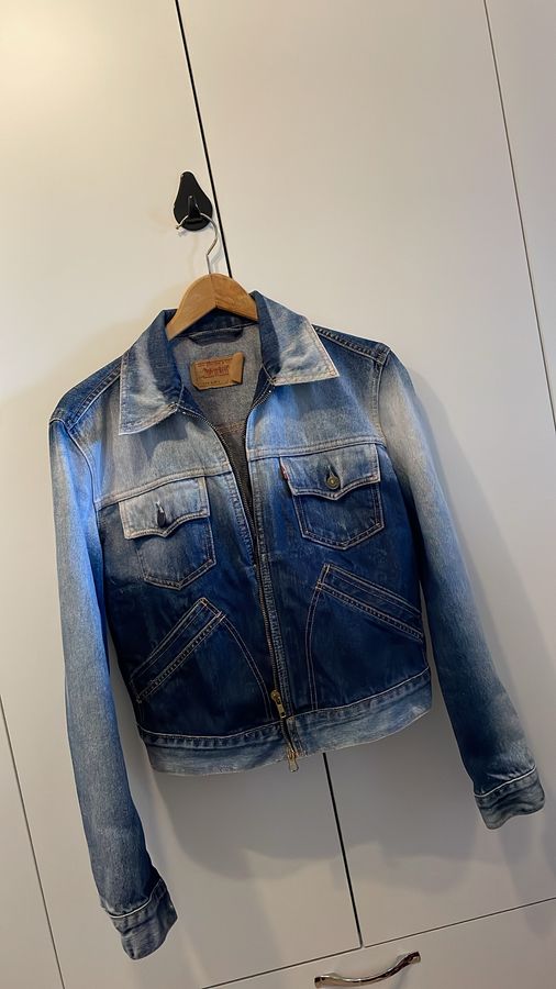 levis
