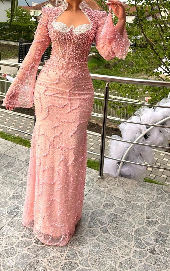 Fustan elegant për dasma i punuar me punë dore.