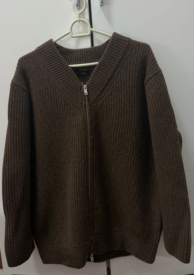 100% WOOL V-NECK CARDIGAN