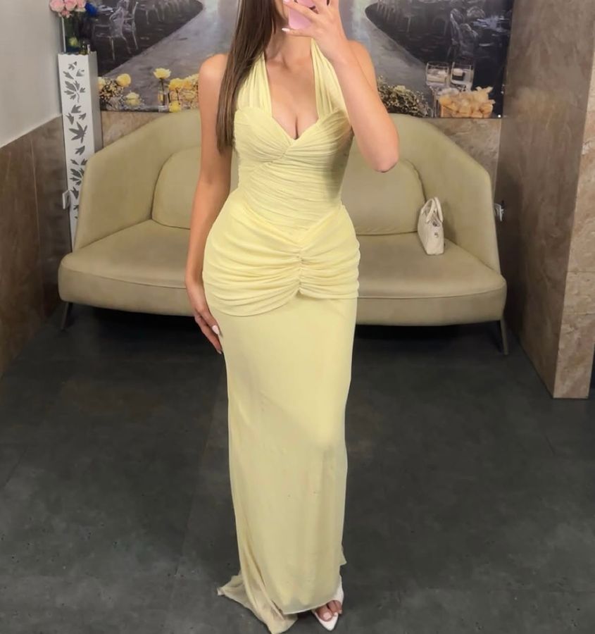 Elegant Pale Yellow Ruched Evening Gown