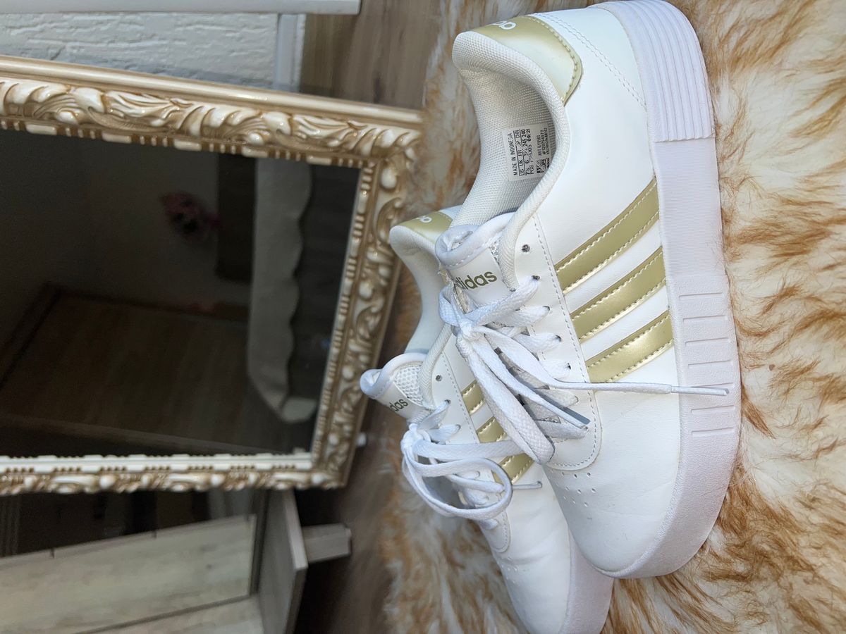 Adidas court bold