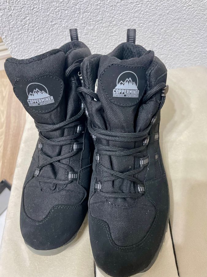 Outdoor boots