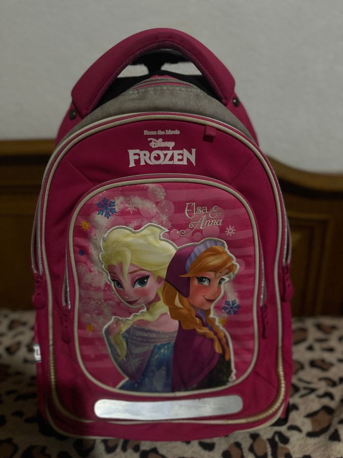 Çantë shkolle me rrota – Frozen (Elsa & Anna)