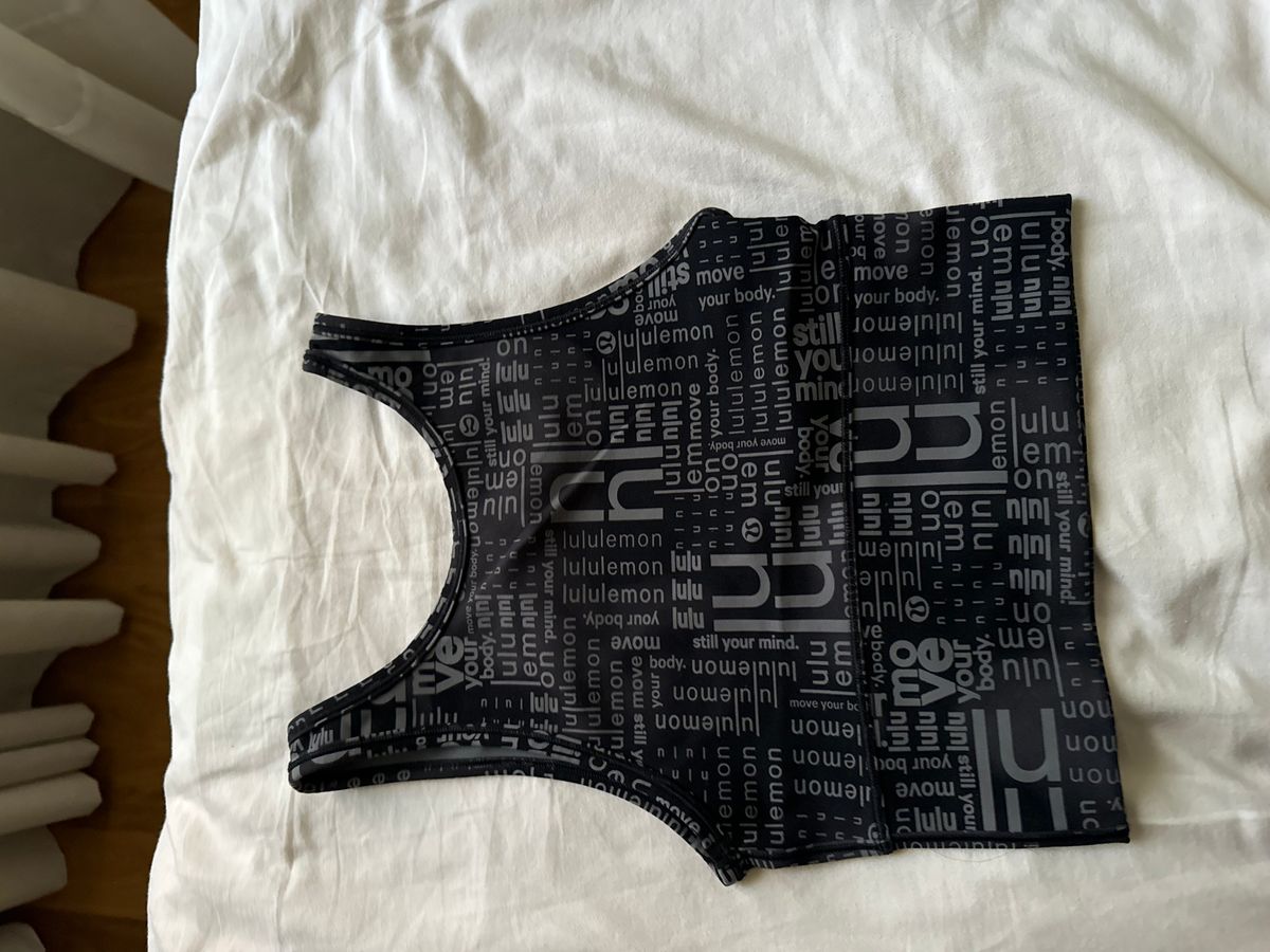 Lululemon sports bra