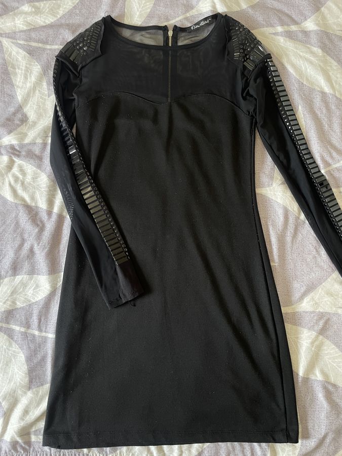 Fustan elegant i zi – Madhësia M
