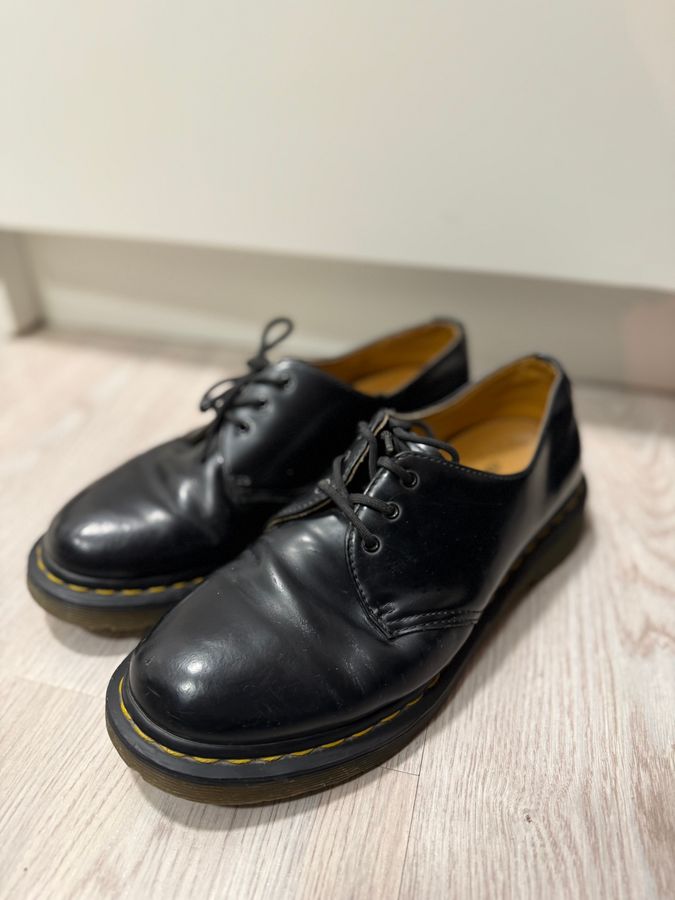 Dr Martens - low top cut