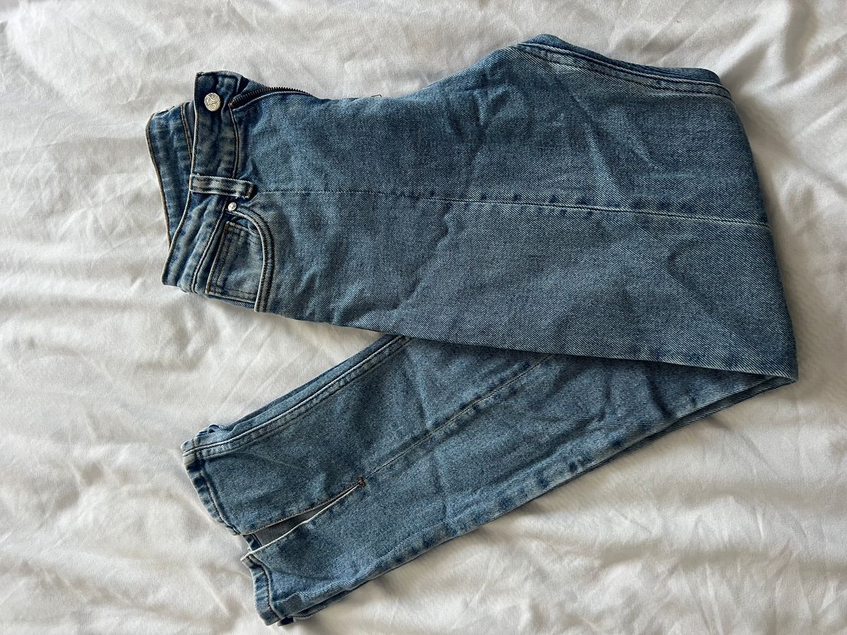 Pantolla per femra