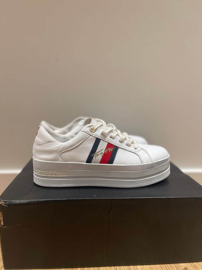 Tommy Hilfiger Sneakers with Platform