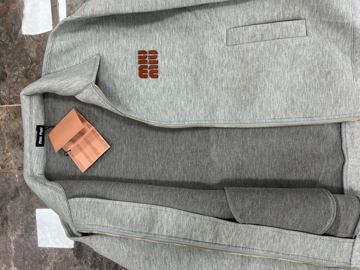 Xhaket miumiu e re ne kuti