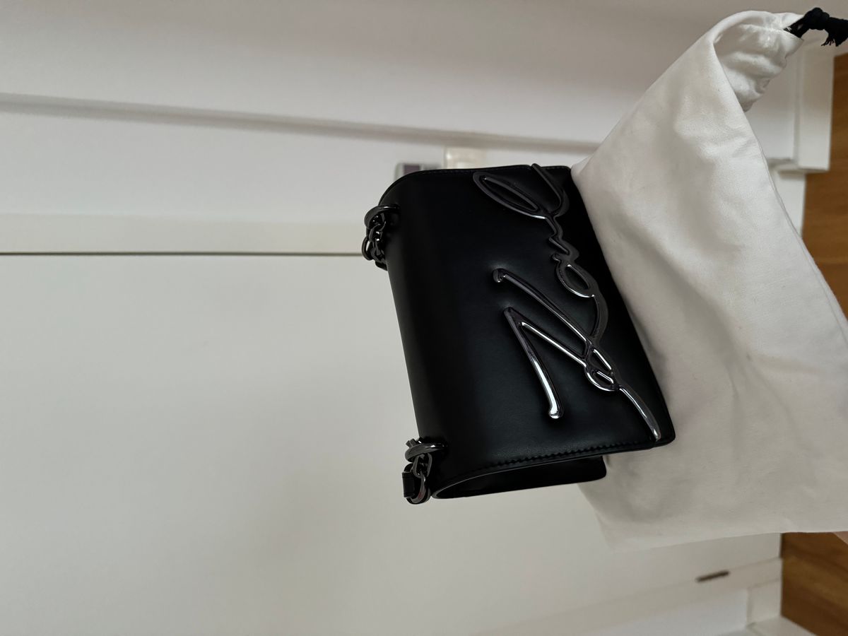  K/SIGNATURE SMALL SHOULDER BAG