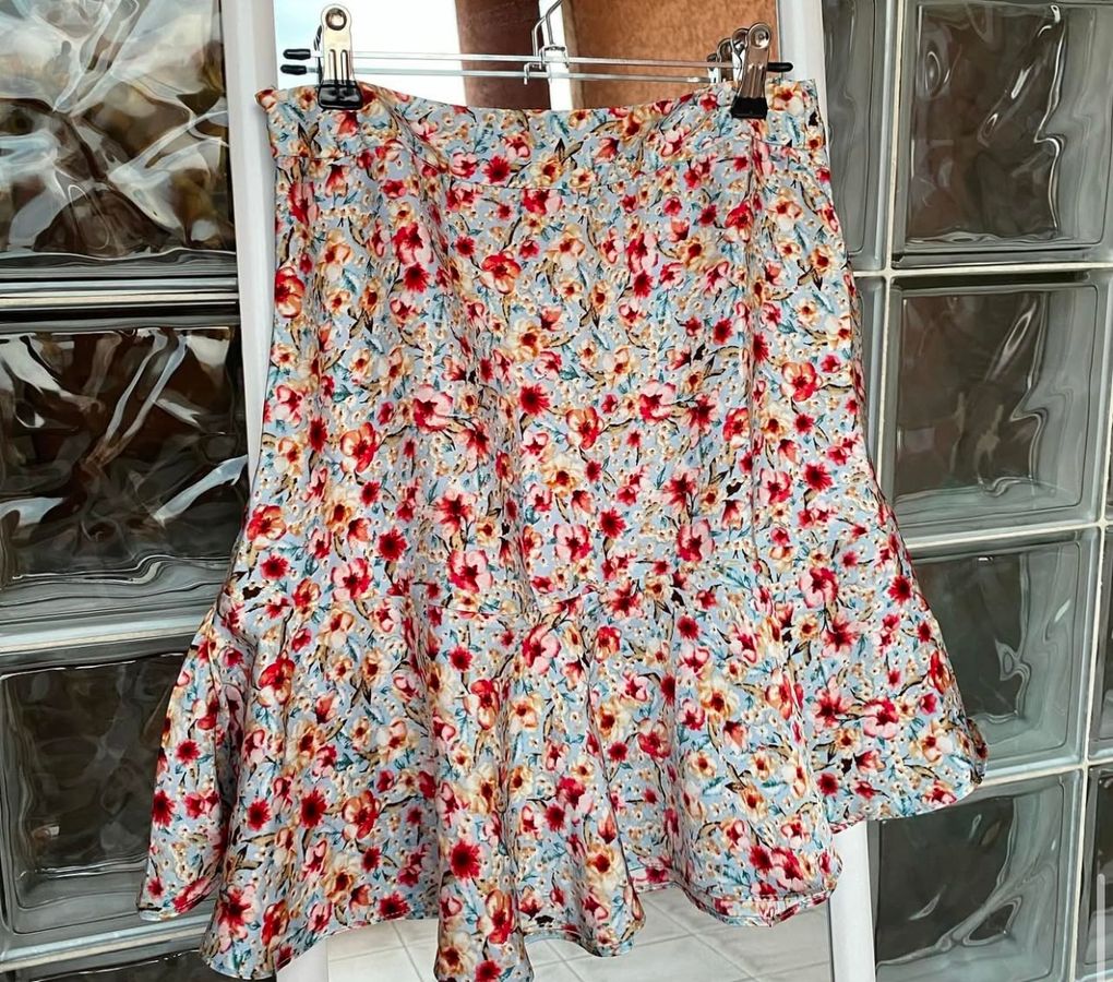 Floral print skirt