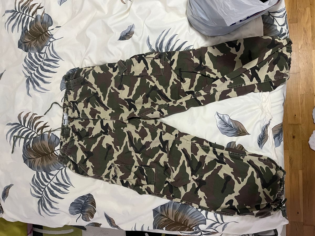 Pantolla bershka cargo 