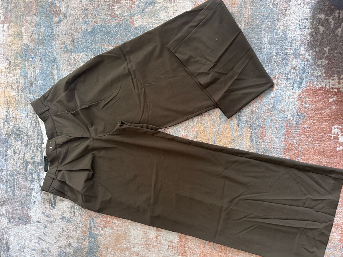 Pleated trousers 