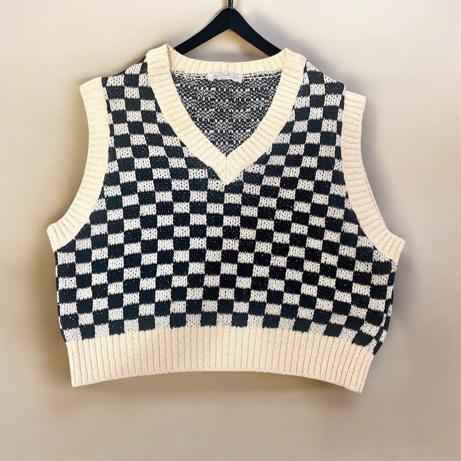 Knitted sweater vest