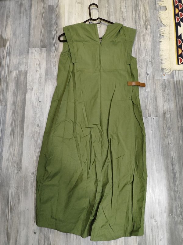 Green dress 1