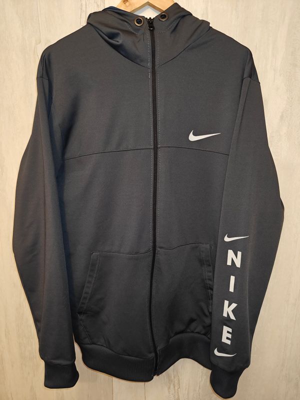 Nike  1