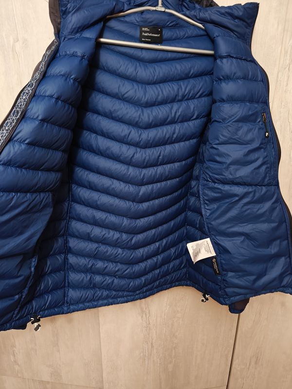 Peak Performance - Frost Down Hood 3