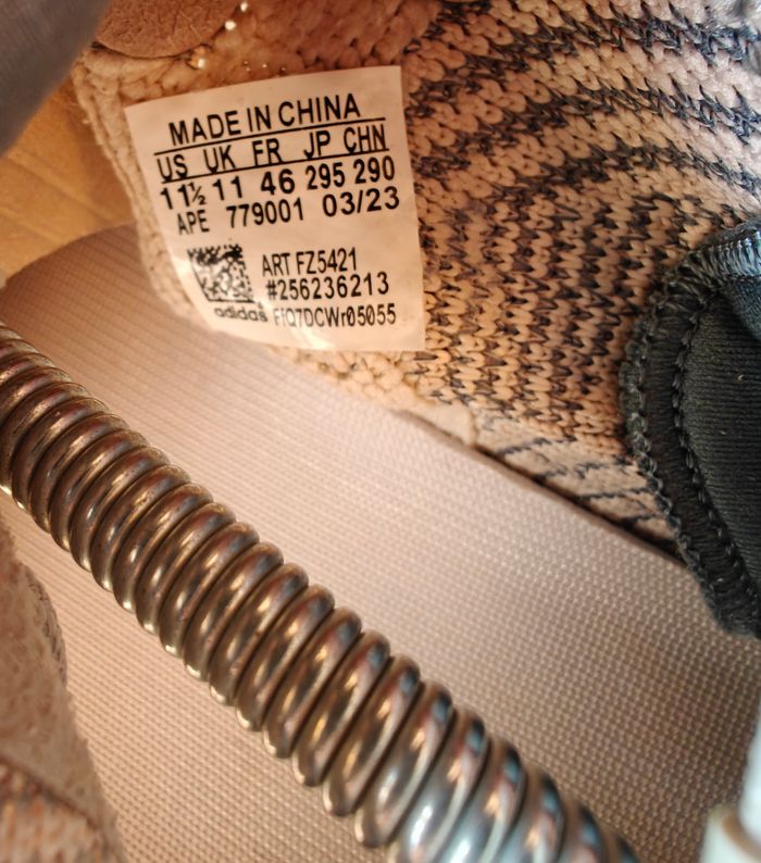 Adidas - Yeezy Boost 350 V2 ‘Israfil’  3
