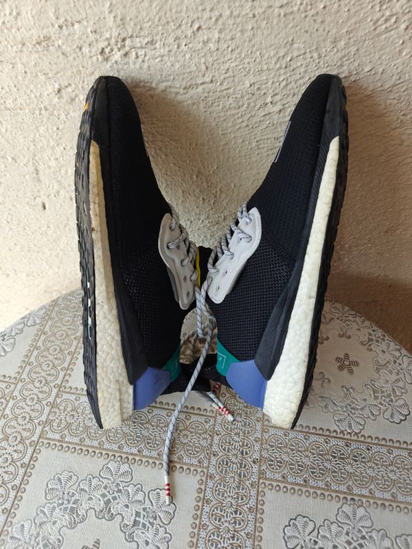 ADIDAS x Pharrell Williams  -  Solar HU Glide 5