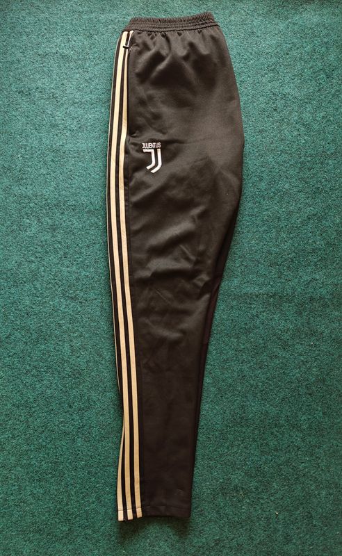 Adidas  -  Juventus Trenerka Sportive 4