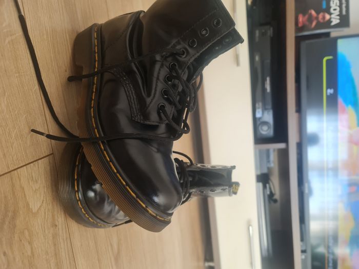 Dr. Martens 2