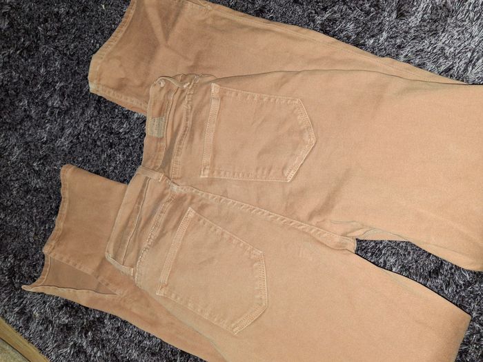 Pantolle 2