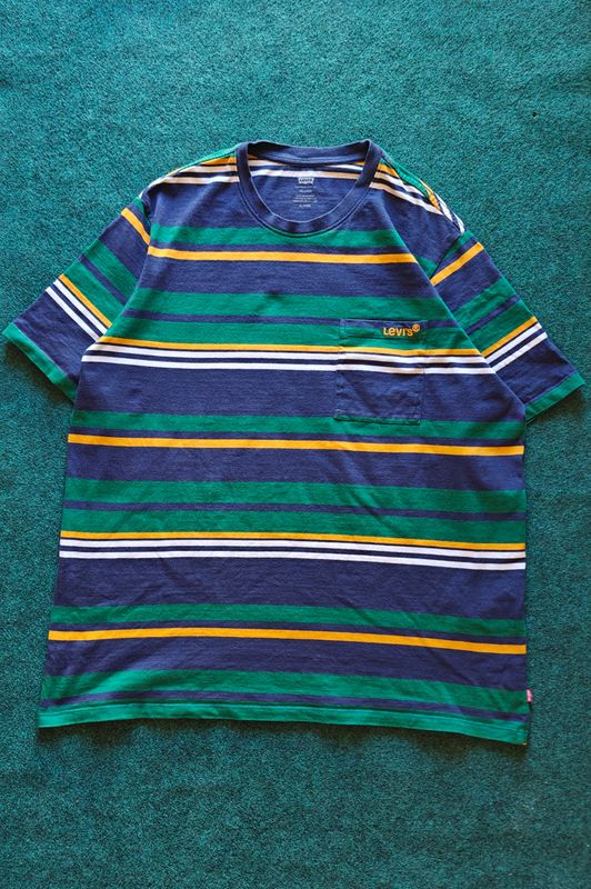 Levis  -  Chest Pocket Relaxed Fit Multi-Color T-Shirt 2