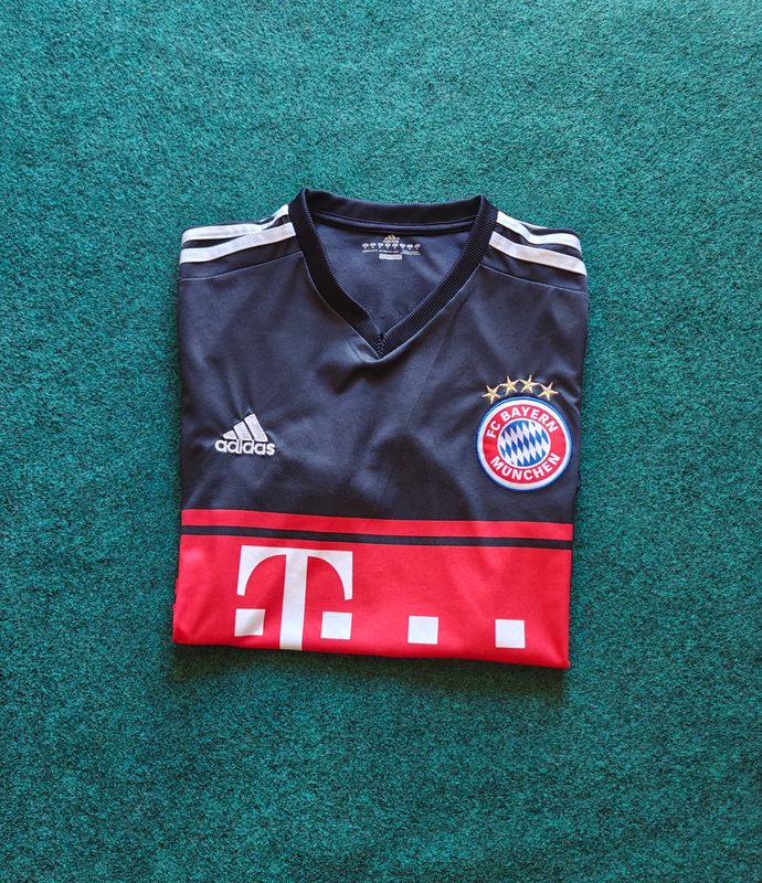 Adidas  -  FC Bayern Munich 2017-18 Away Jersey 4