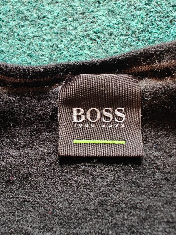 Hugo Boss  -  Woman's Vallum V-Neck Sweater 100% Virginwool 5