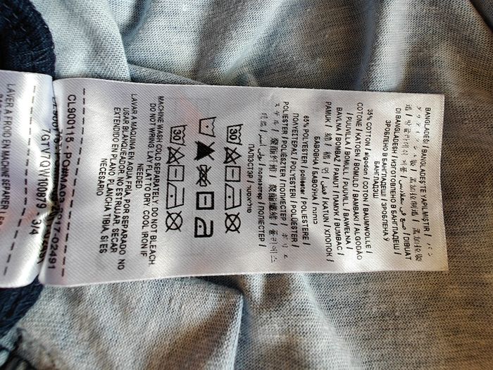 Guess  -  Men's T-Shirt 5