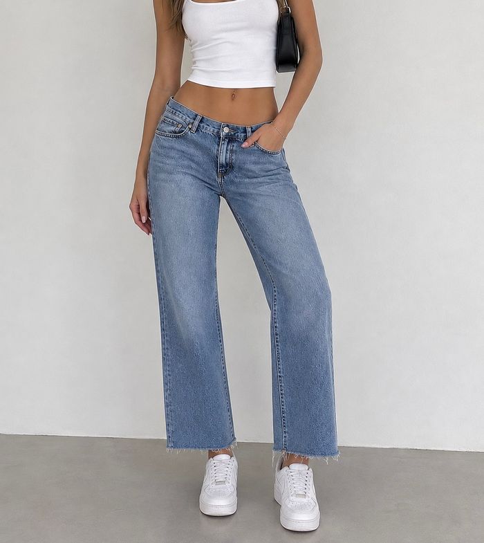 Zara Low-Rise Wide-Leg Jea 2