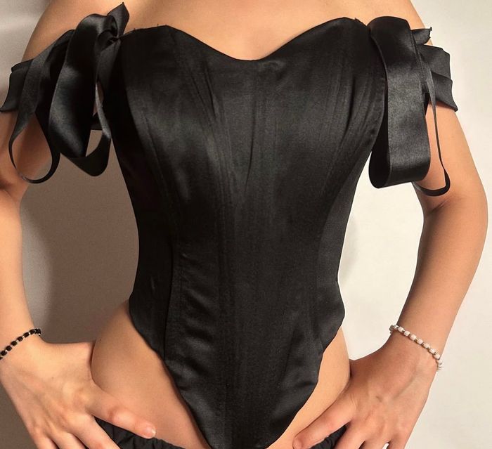 Korset I Zi Me Lidhese  1