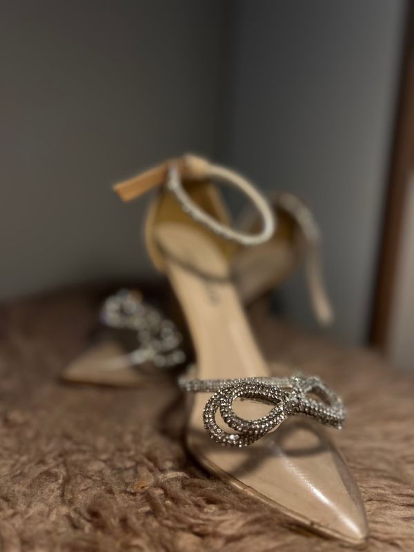 Heels Taka te larta  2