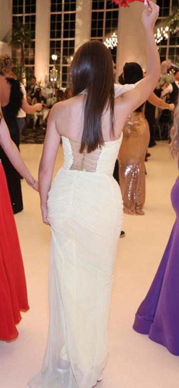 Elegant Pale Yellow Ruched Evening Gown 3