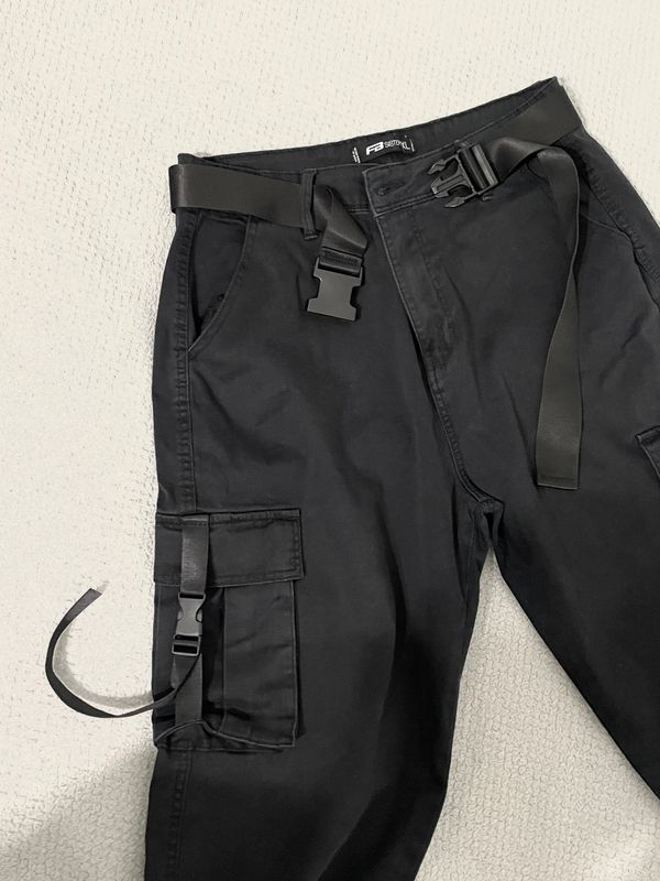 Black Cargo Streetwear Pants – Side Pockets 2