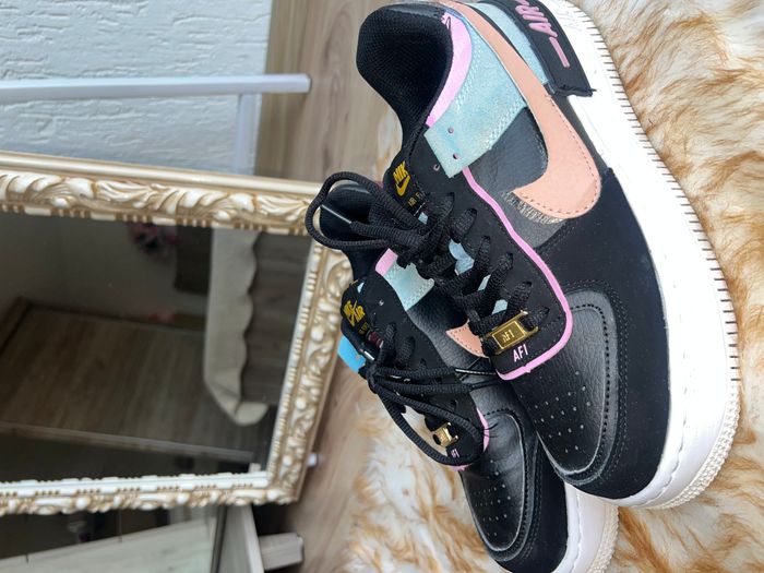  Nike Air Force 1 Shadow – një model sportiv dhe shumë trendi nga Nike. 3