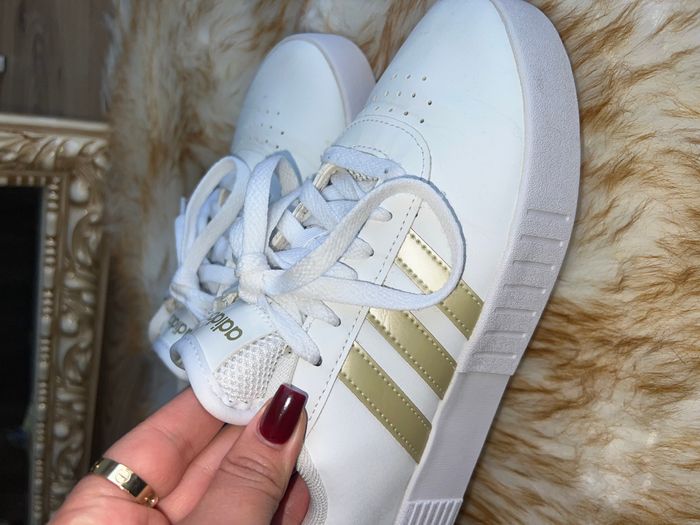 Adidas court bold 2
