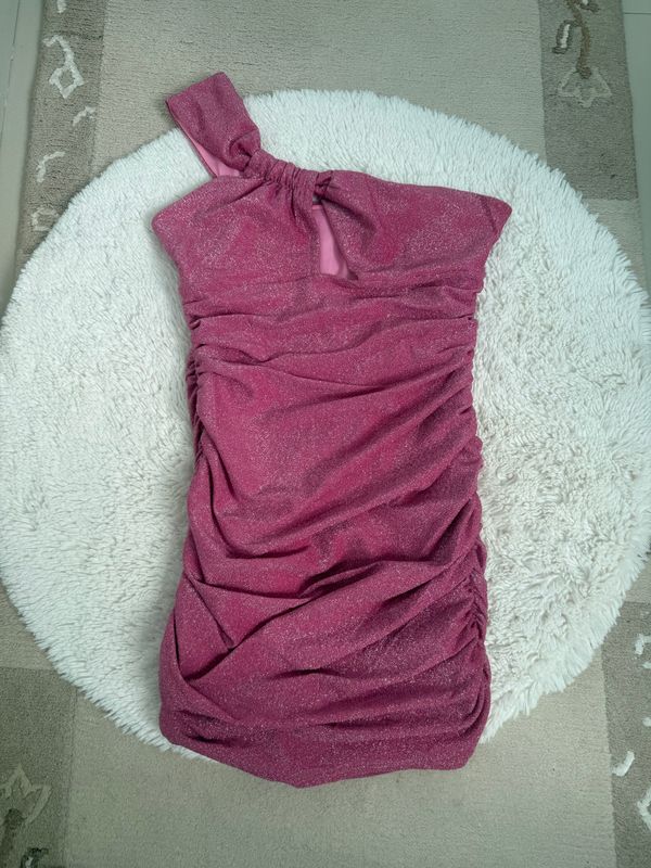Fustan  2