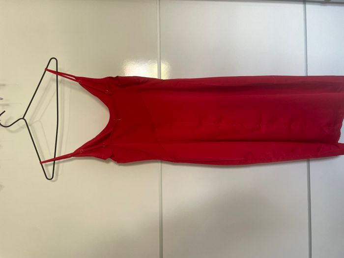 Fustan elegant ngjyre te kuqe D&M 2