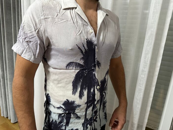 Këmishë 1