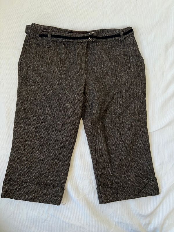 Pantolla te shkurt 1