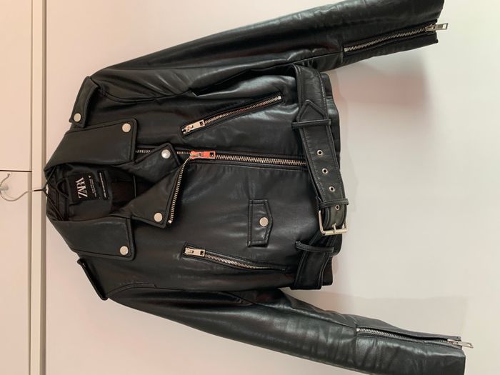 Zara-Short black leather jacket-jakne e zez e lekures 1