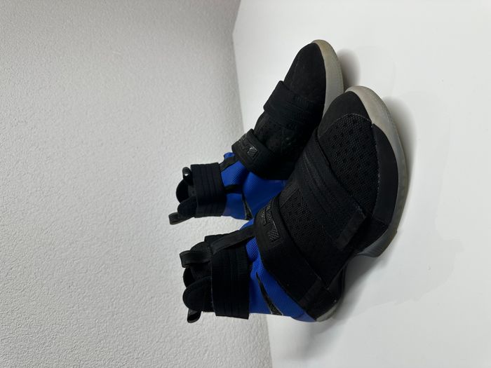 LeBron solider 10 nr:44 2