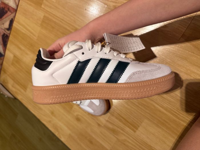 Adidas  4