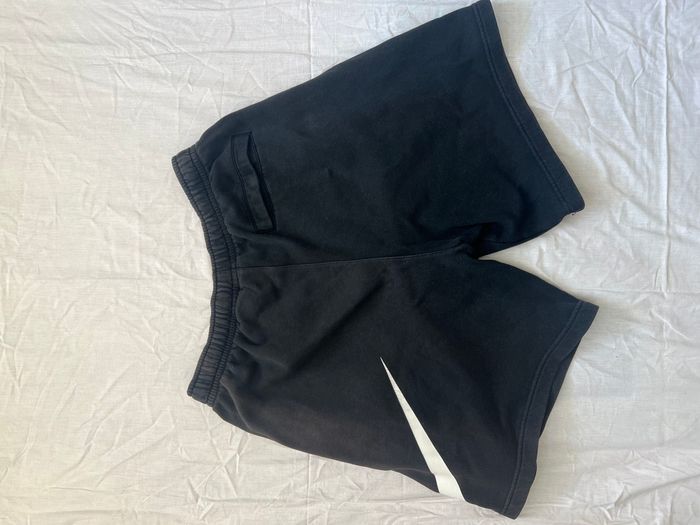 Nike shorts with tags original 2