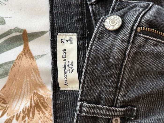 Abercrombie & Fitch 4