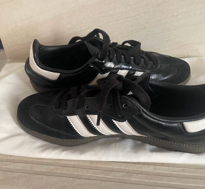 Samba OG black and white 2